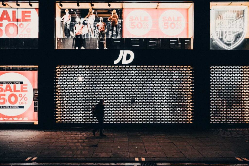 JD Sports ogłosiło finalizację przejęcia 40 proc. udziałów mniejszościowych w Marketing Investment Group SA (MIG). Dzięki temu brytyjski podmiot stał się 100 proc. właścicielem grupy.