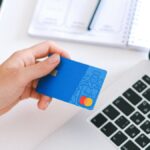 Klarna, globalna sieć płatności i zakupów wspierana przez sztuczną inteligencję, nawiązała współpracę z liderem płatności online w Polsce, firmą PayU. Nowy partner dystrybucyjny szwedzkiego fintechu początkowo udostępni rozwiązania Klarny dla wybranej grupy klientów. Jak ta współpraca wpłynie na jakość proponowanych usług?