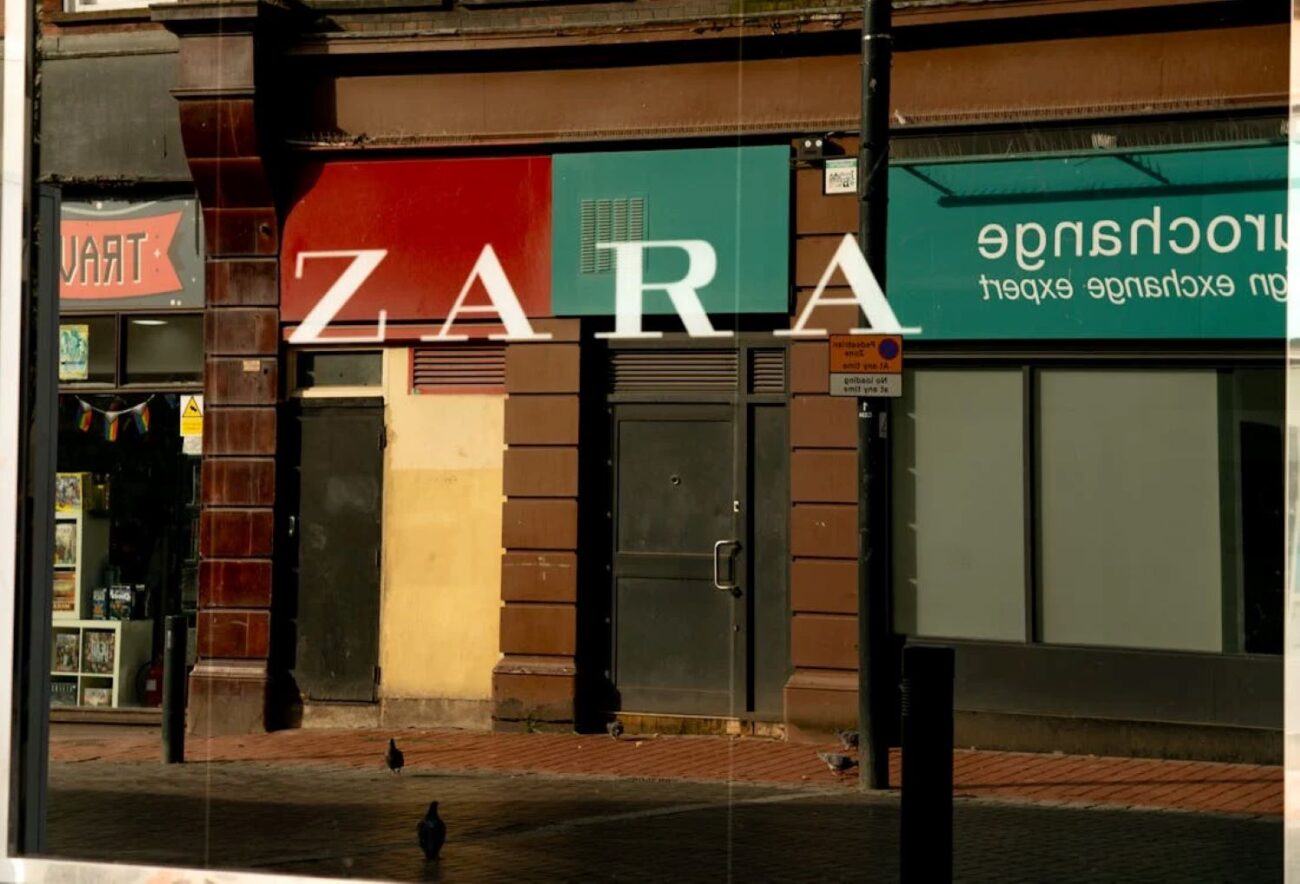 Logo sklepu Zara.