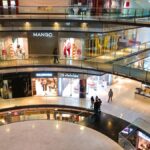 Centrum handlowe galeria handlowa sklepy korytarz Avenida w Poznaniu czy będzie wyburzone