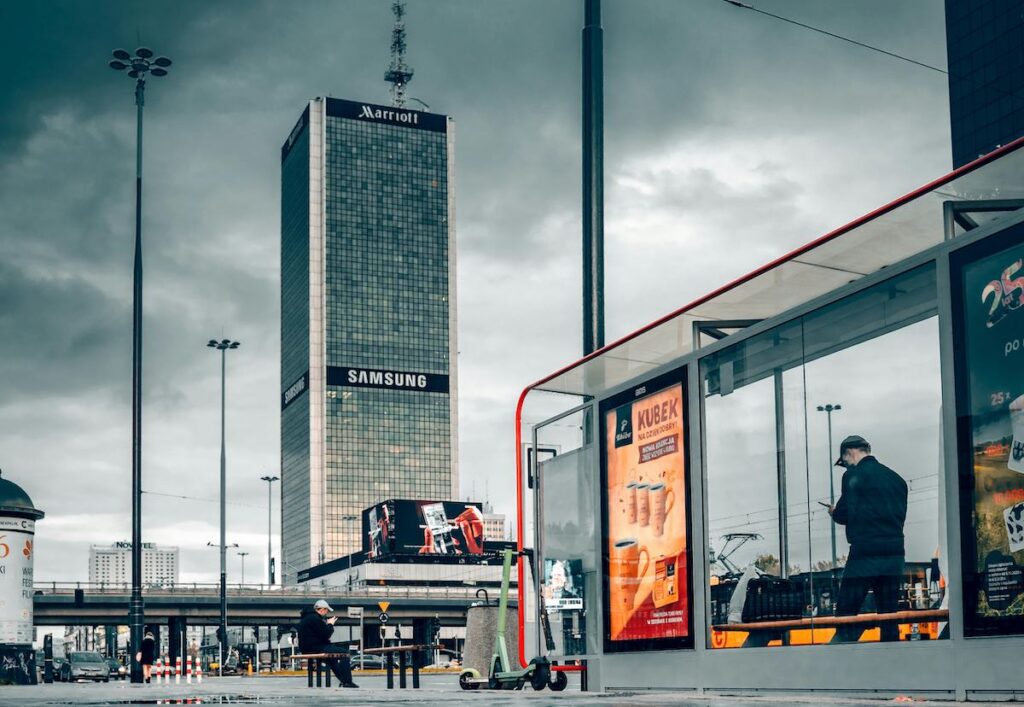 Hotel Mariott Warszawa centrum Środmieście stolica Aleje Jerozolimskie