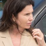 Justyna Kulka to żona Zbigniewa Solorza, miliardera, właściciela Cyfrowego Polsatu. Na zdjęciu kobieta w ciemnych włosach, w beżowej marynarce.