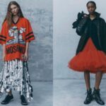 Ubrania od Versace, Balmain, Margieli powracają do H&M. Marka H&M przywraca współprace z projektantami, z których projekty ponownie trafią do sklepów. Na zdjęciu modelki w archiwalnych projektach H&M z projektantami: Rabanne, Moschino, Rocha. Modelka w cekinowej spódnicy Rabanne i t-shircie Moschino z komiksowym nadrukiem oraz modelka w czerwonej rozkloszowanej spódnicy tutu i czarnej kurtce H&M.