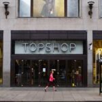 Wejście do zlikwidowanego już sklepu Topshop w Londynie.