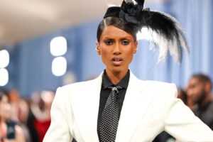 Magda Butrym Met Gala 2025. Imaan Hammam w trakcie Met Gali 2025 w projekcie polskiej projektantki Magdy Butrym.