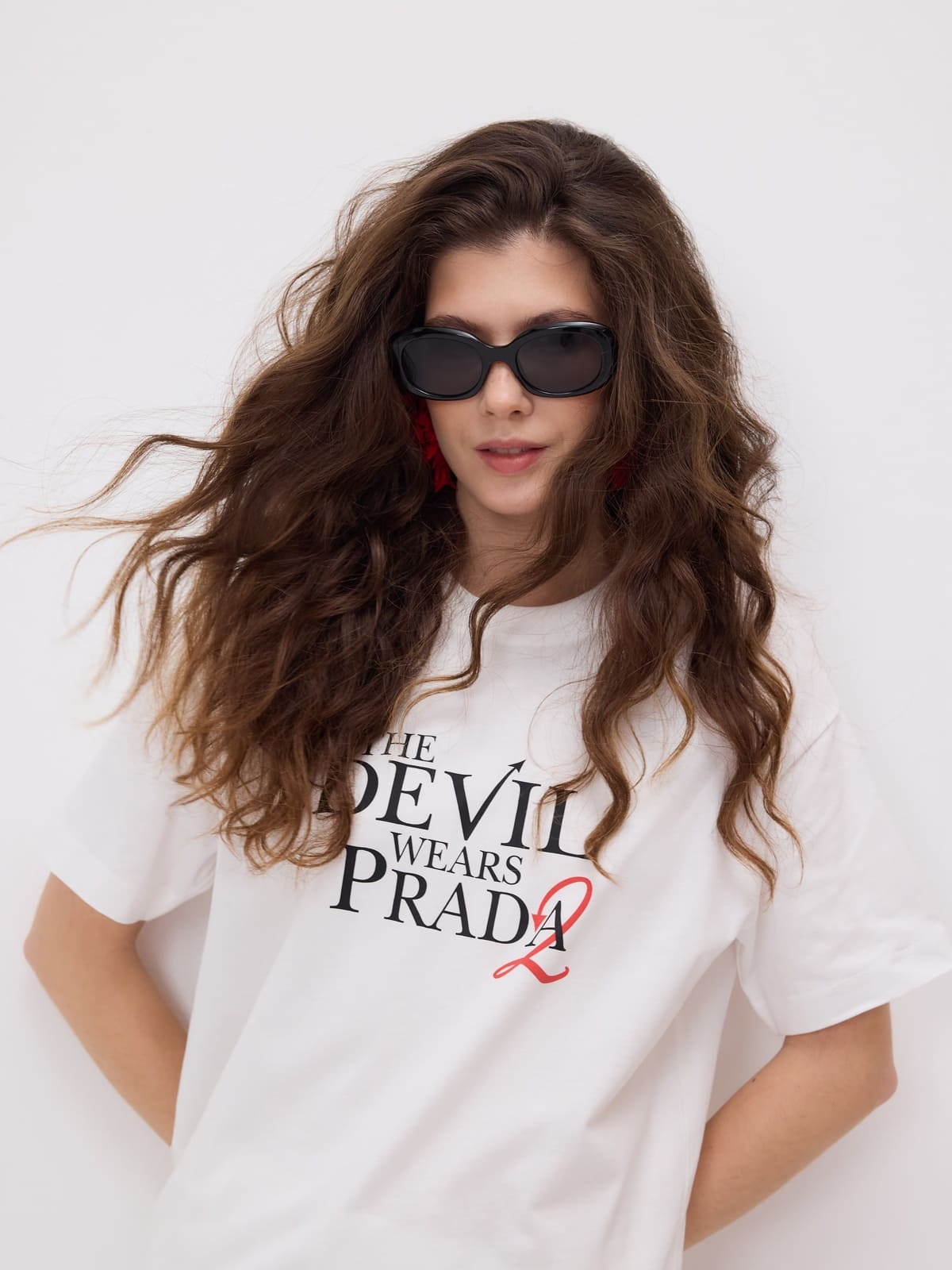 T-shirt z napisem „The Devil Wears Prada 2” – kolekcja Reserved inspirowana filmem