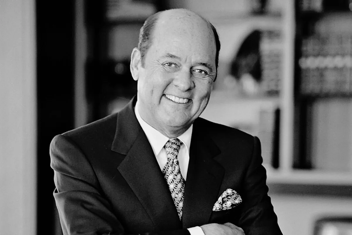 Richard Rogers, współzałożyciel Mary Key, nie żyje. Zdjęcie przedstawia portret Rogersa, syna Mary Key Ash.