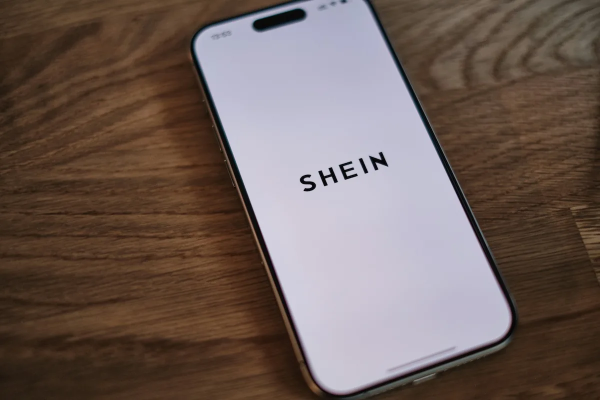Shein pozywa Temu. Chodzi o kopiowanie produktów i próby ograniczania konkurencji. 