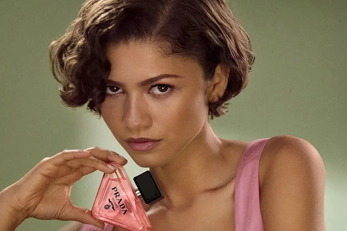 Zendaya została globalną ambasadorką Prada Beauty. Promuje nowy zapach Paradoxe Sweet Chemistry.