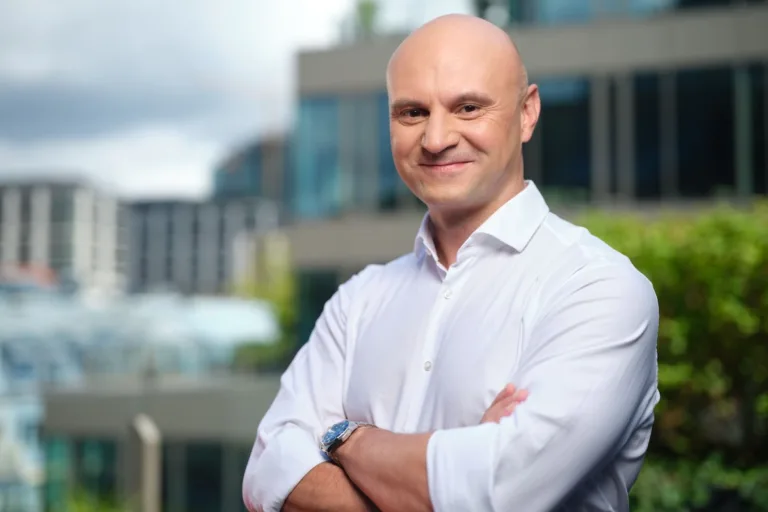 Dariusz Mazurkiewicz przechodzi z BLIKa do Allegro na stanowisko Chief Financial Services Officer.