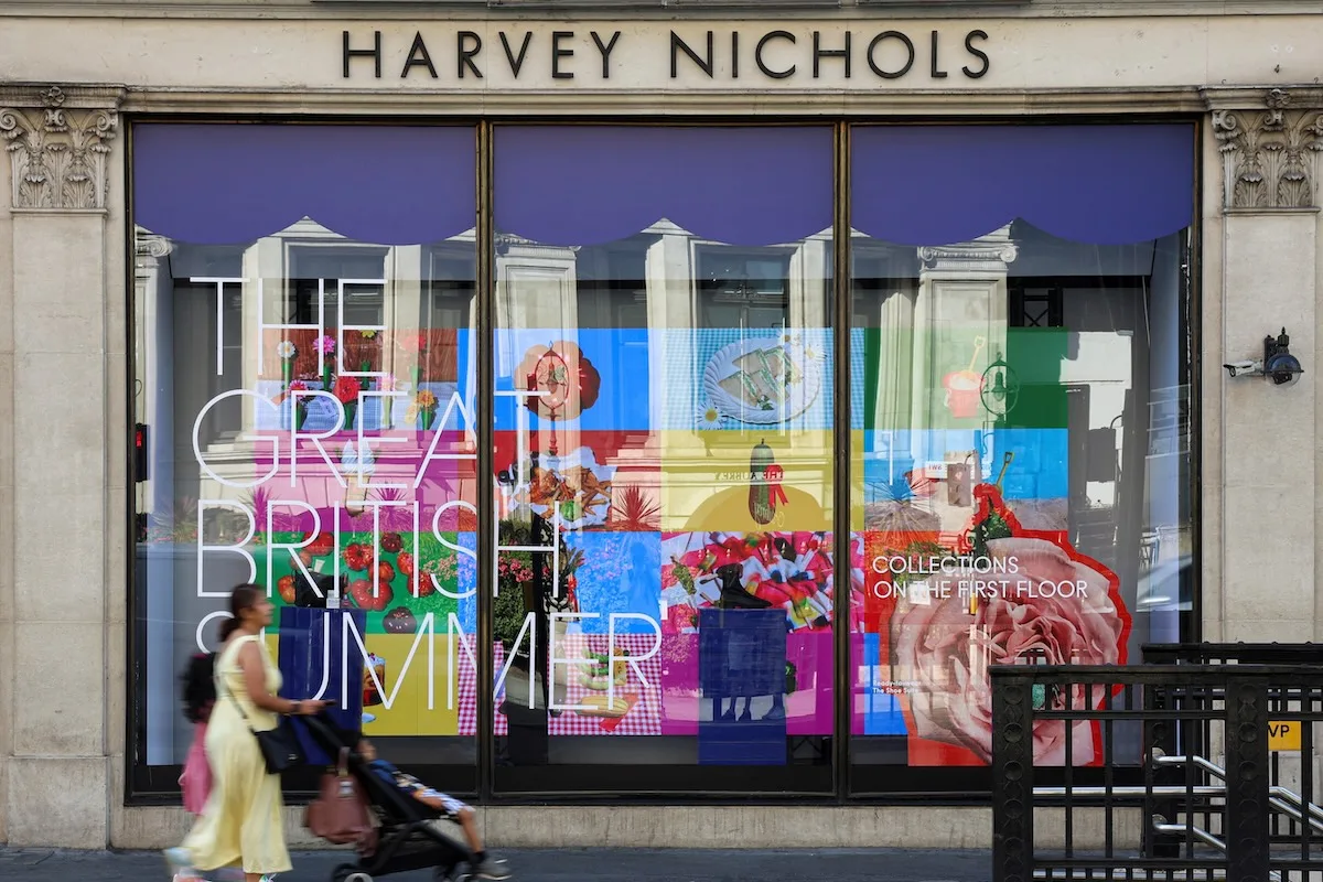 Witryna domu towarowego Harvey Nichols w Londynie. Luksusowa sieć została przejęta przez Frasers Group po poważnym kryzysie finansowym.
